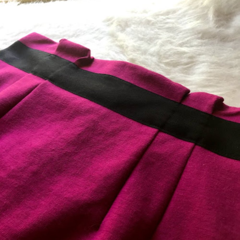 New York and Company ponte knit skirt size 0 - Picture 6 of 7
